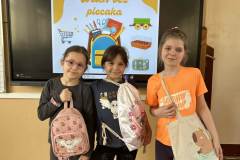 f2a61946-0e7e-416e-94bb-1760f2153628