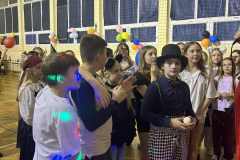 f958aa4a-4797-47eb-add8-e68c1711bff5