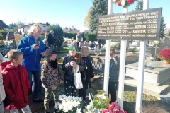 f294ef3d-54fa-48cf-910d-08d4ec40554c