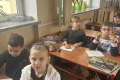 172b1761-1aa8-4fb4-bde1-345178e09c3f