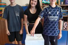 4ff80b98-dbd9-4c49-b1e0-db183f933b5d